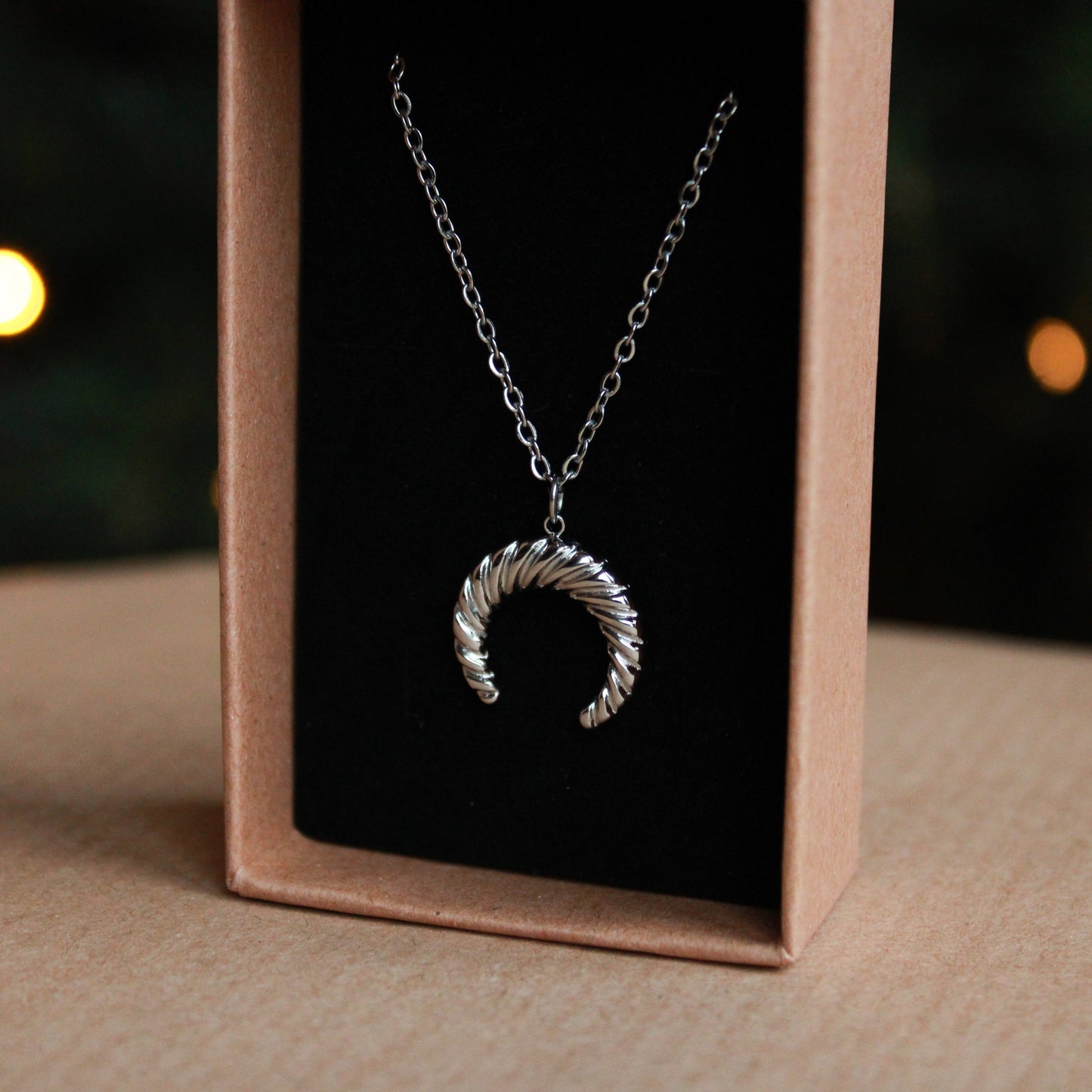 Halskette Silber mit Halbmond Anhänger aus Edelstahl