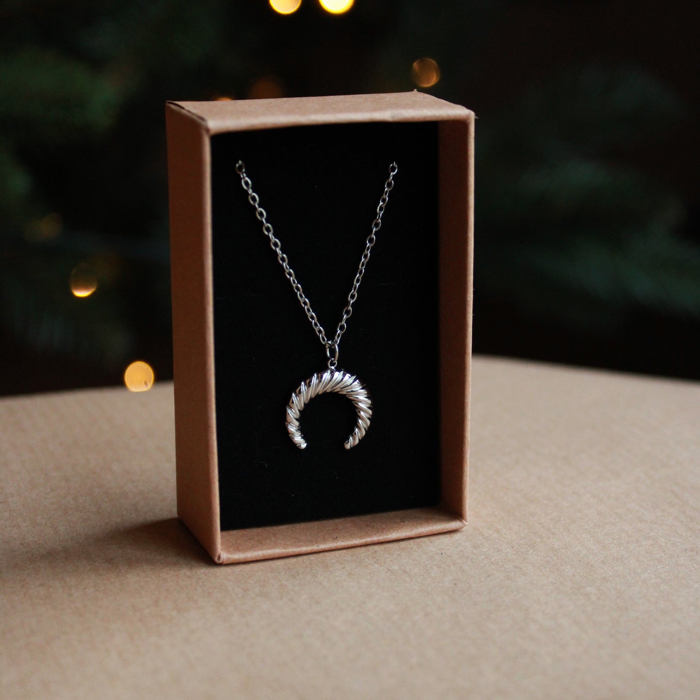 Halskette Silber mit Halbmond Anhänger aus Edelstahl