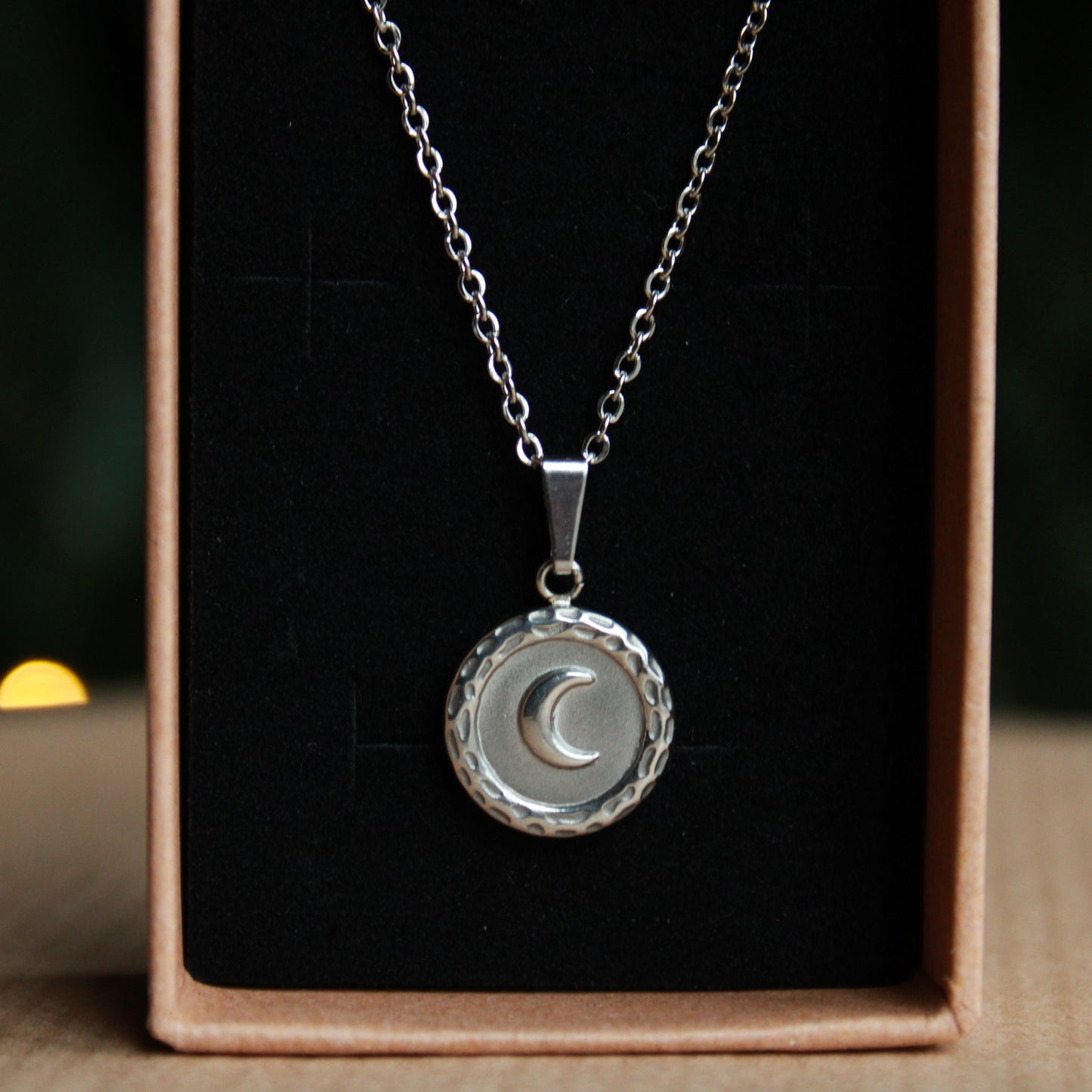 Halskette mit Mond Anhänger in Silber aus Edelstahl