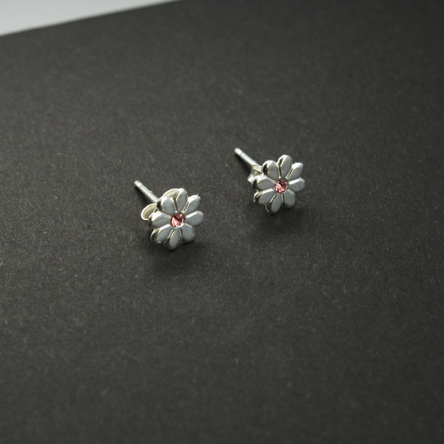 Ohrstecker 925er Silber, Blume mit kleinem Kristall in rosa
