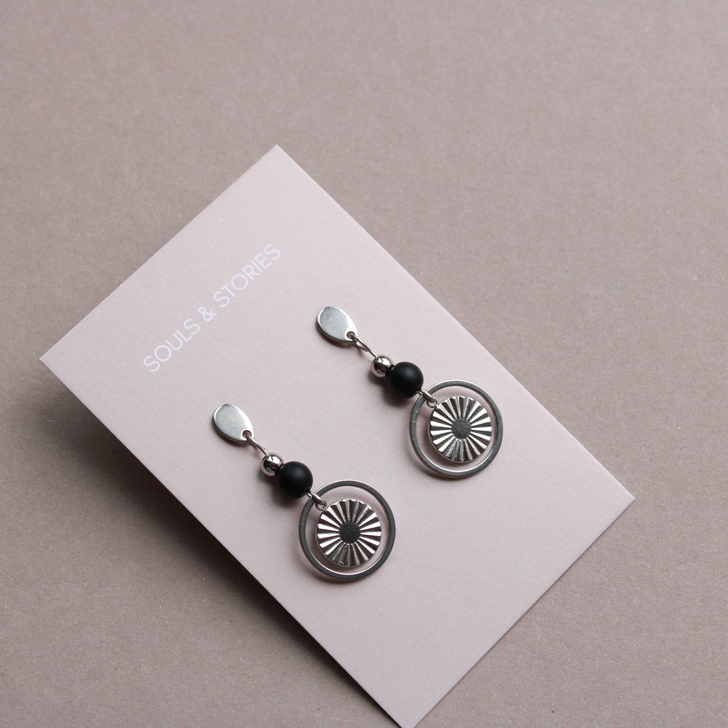 Ohrringe Silber mit Perle in Schwarz aus Naturstein und rundem Anhänger, Onyx Edelstein, Ohrstecker