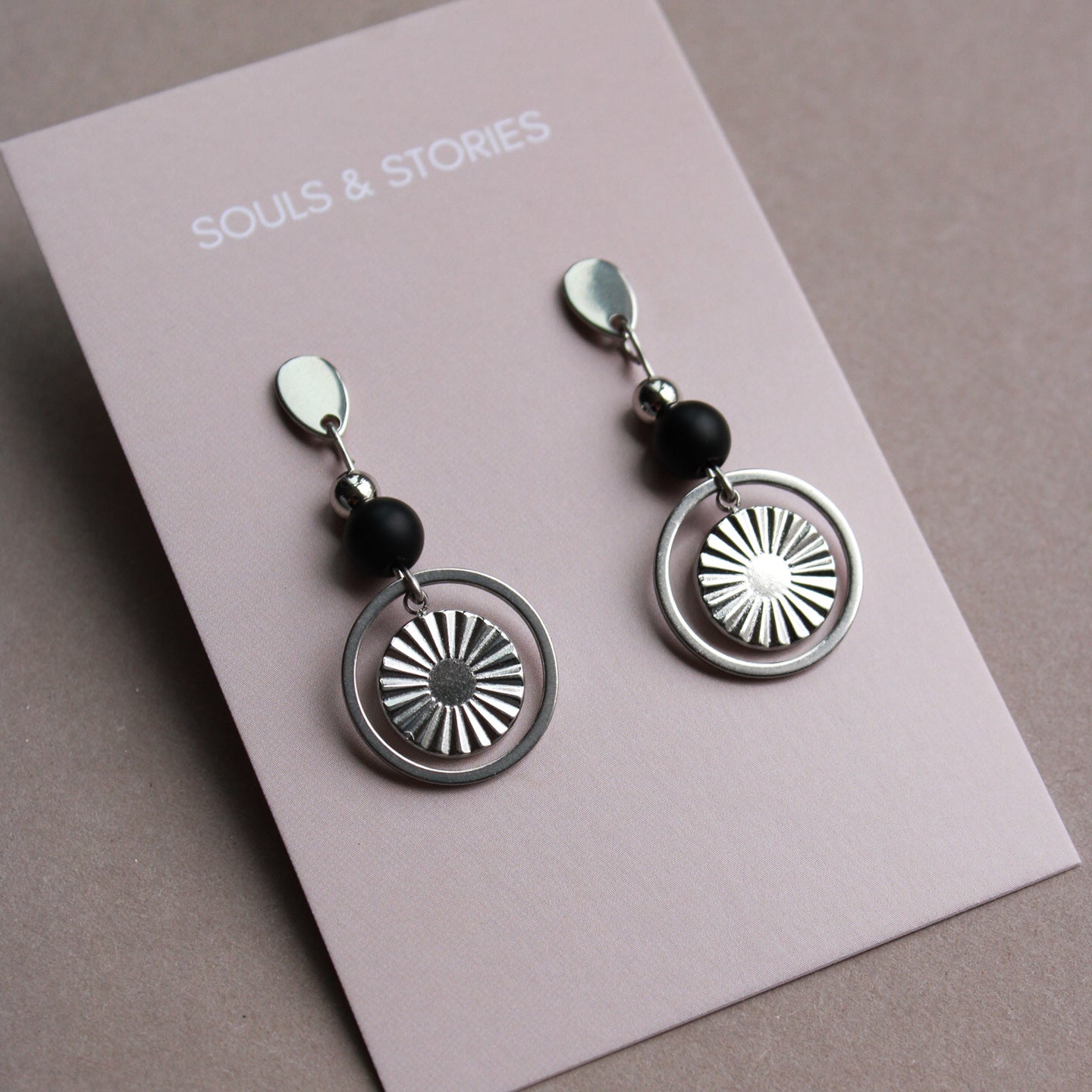 Ohrringe Silber mit Perle in Schwarz aus Naturstein und rundem Anhänger, Onyx Edelstein, Ohrstecker