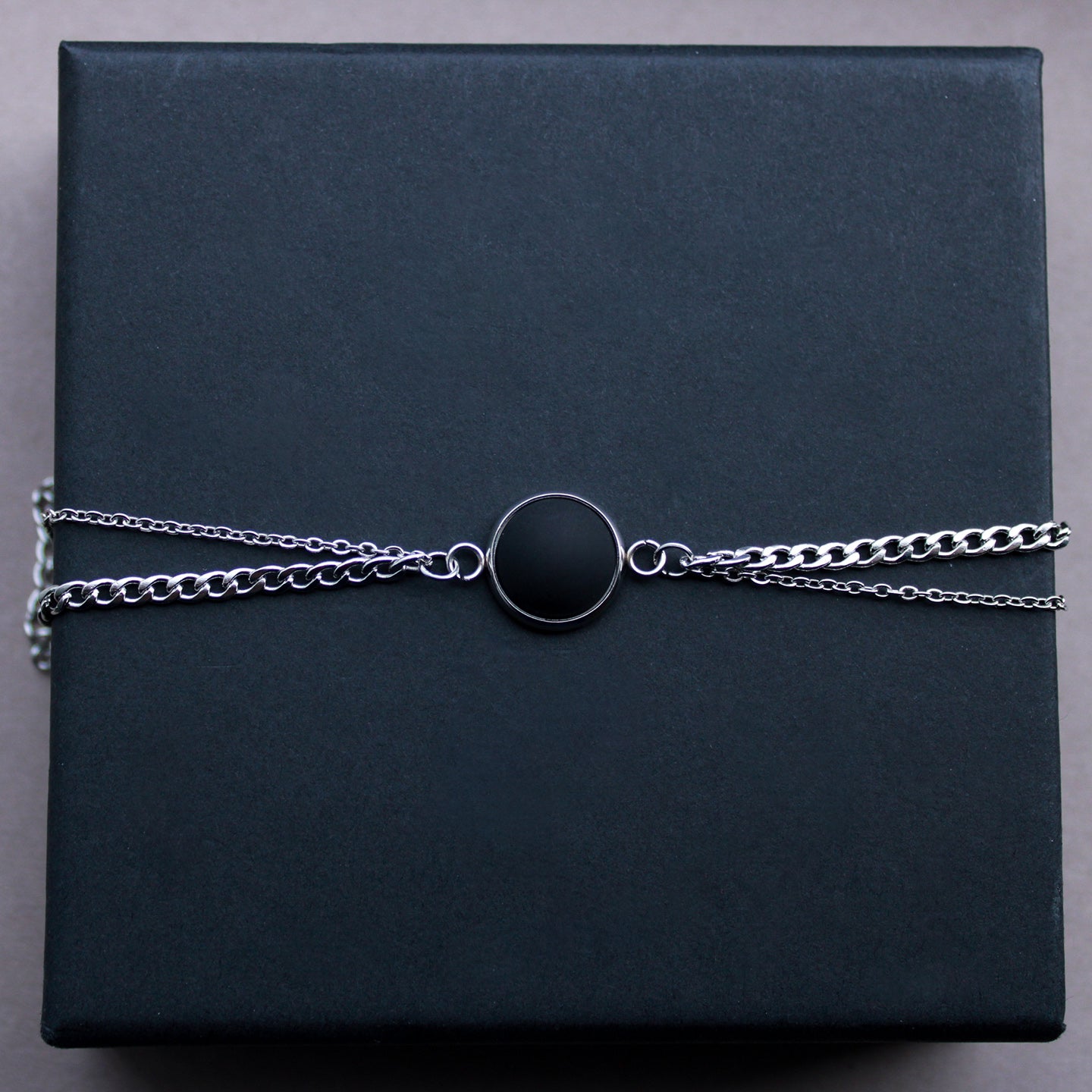 Armband in Silber mit Stein in Schwarz Matt