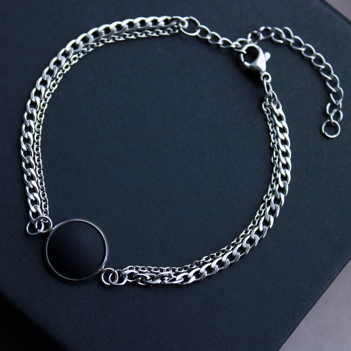 Armband in Silber mit Stein in Schwarz Matt
