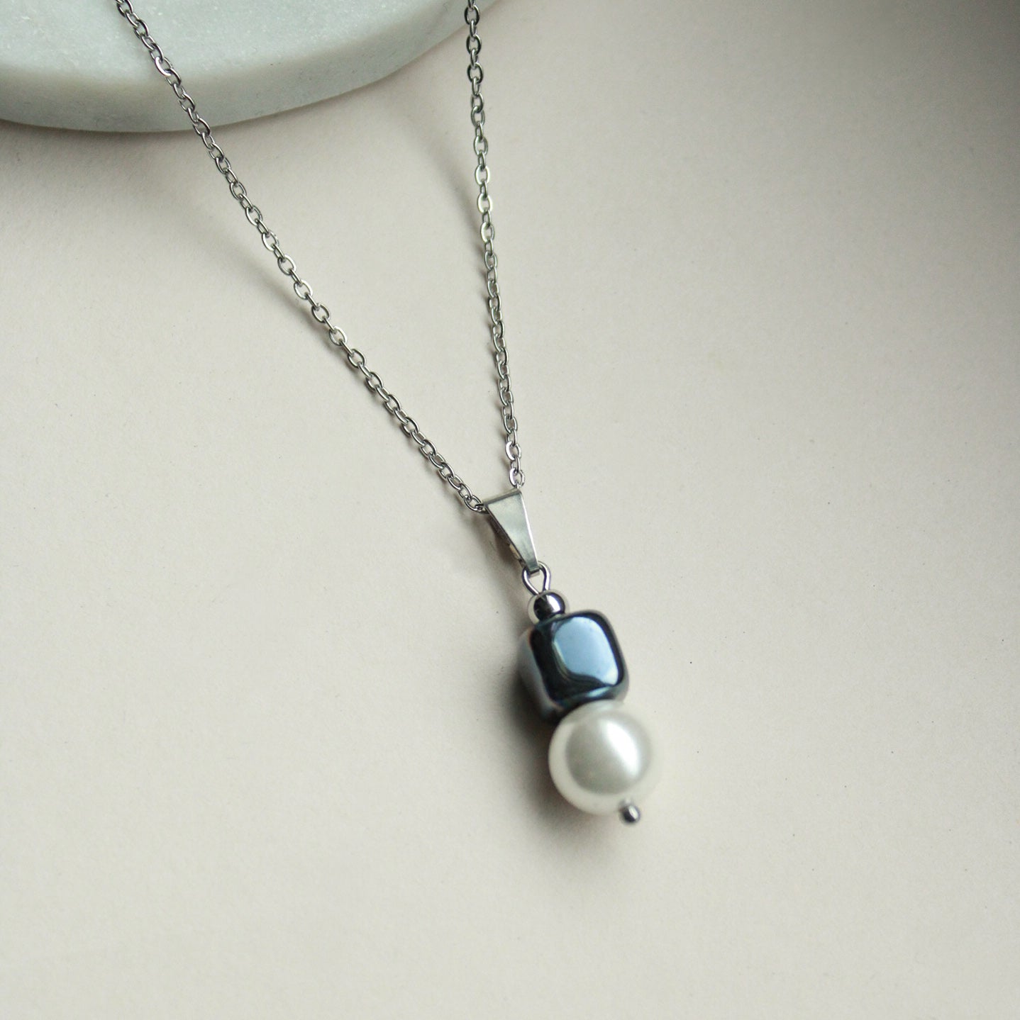 Halskette Silber mit Keramikperle in Schwarz, Muschelkernperle, Edelstahl