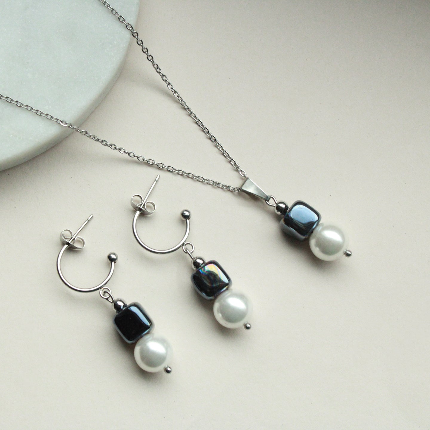 Halskette Silber mit Keramikperle in Schwarz, Muschelkernperle, Edelstahl