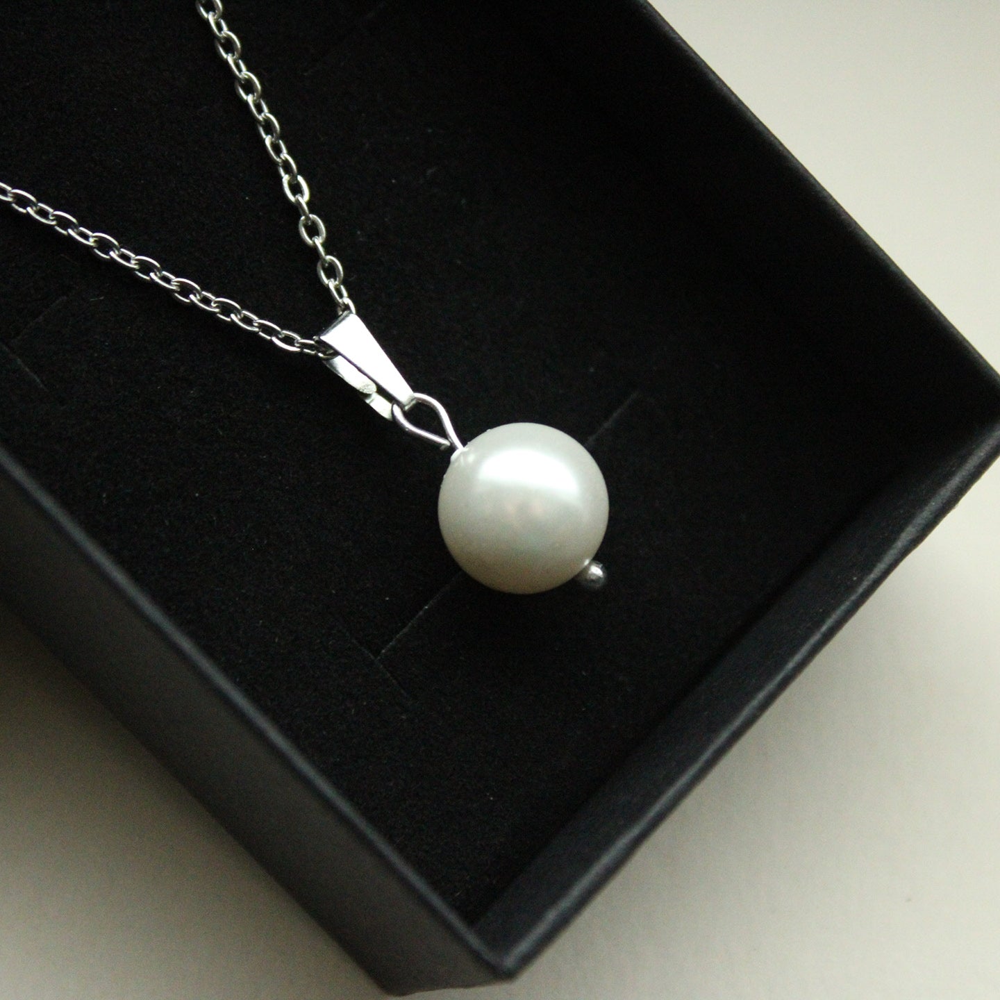 Halskette in Silber mit Perle als Anhänger, Edelstahl
