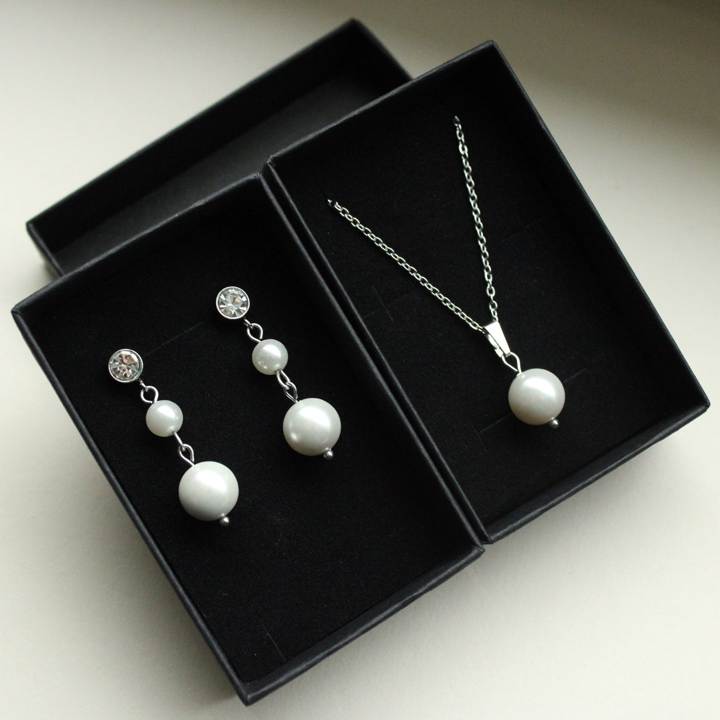 Halskette in Silber mit Perle als Anhänger, Edelstahl