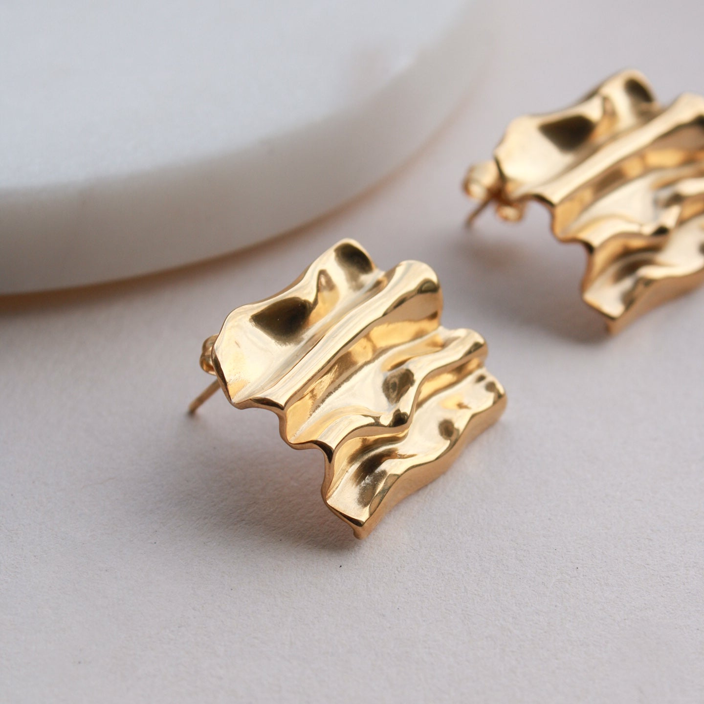Große quadratische Ohrringe in Gold aus Edelstahl, Ohrstecker