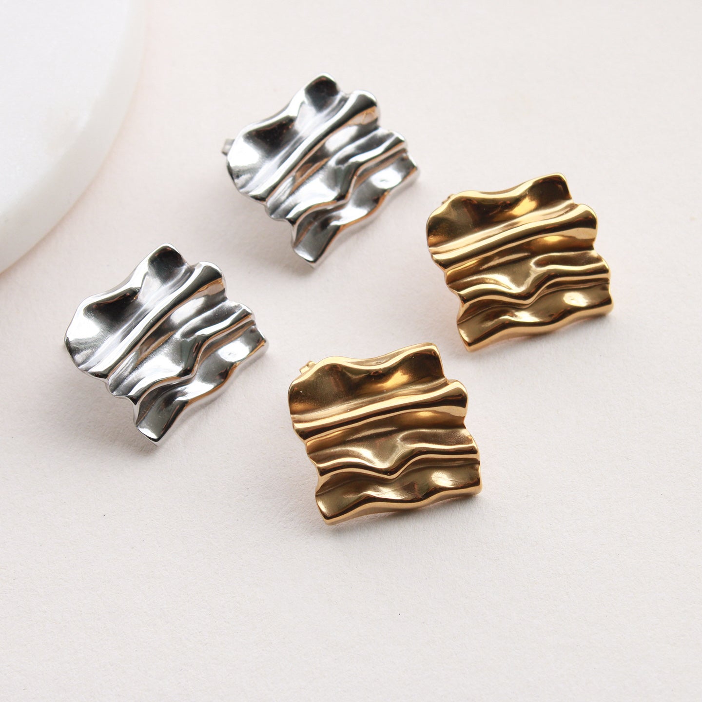 Große quadratische Ohrringe in Gold aus Edelstahl, Ohrstecker