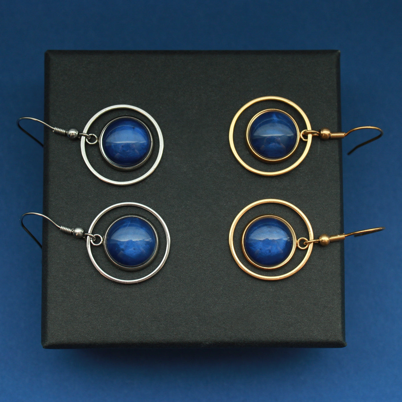 Ohrringe Gold und Königsblau mit Kreis Anhänger, Edelstahl