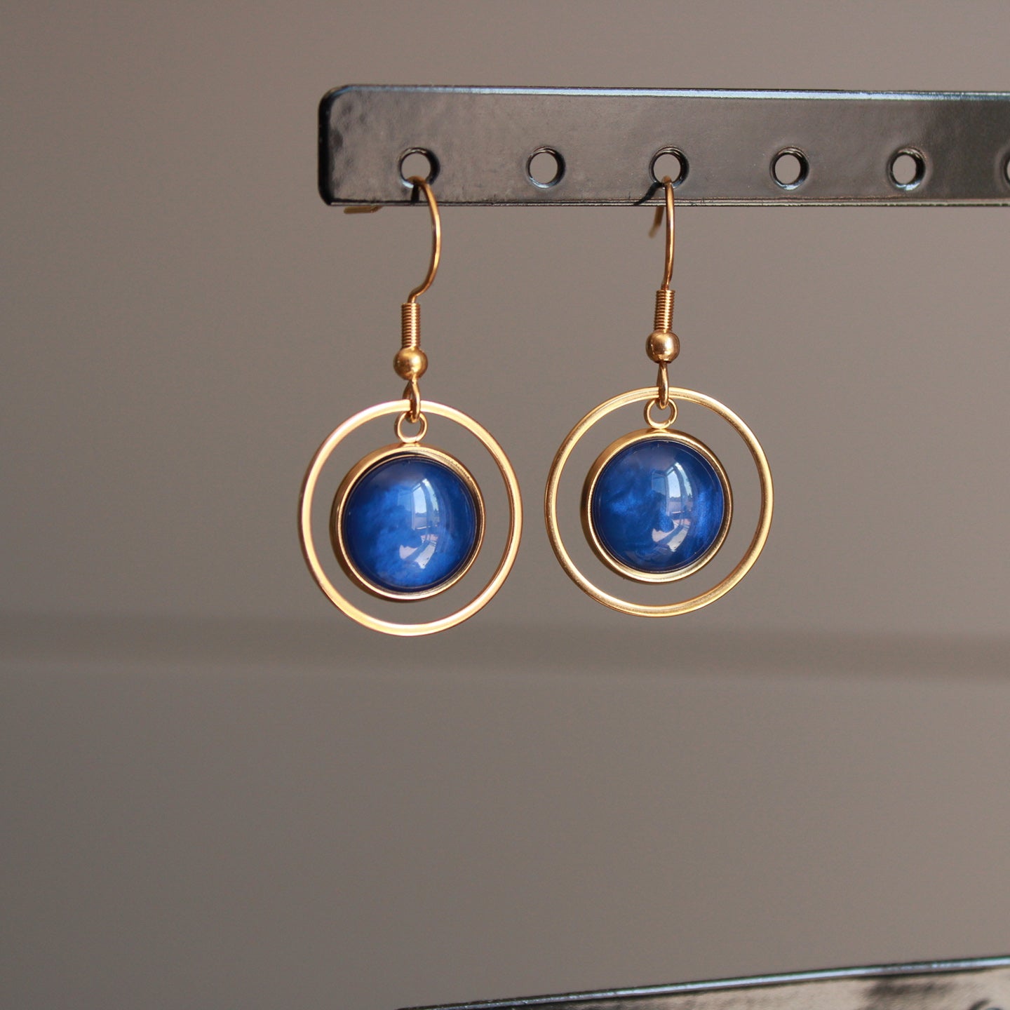 Ohrringe Gold und Königsblau mit Kreis Anhänger, Edelstahl