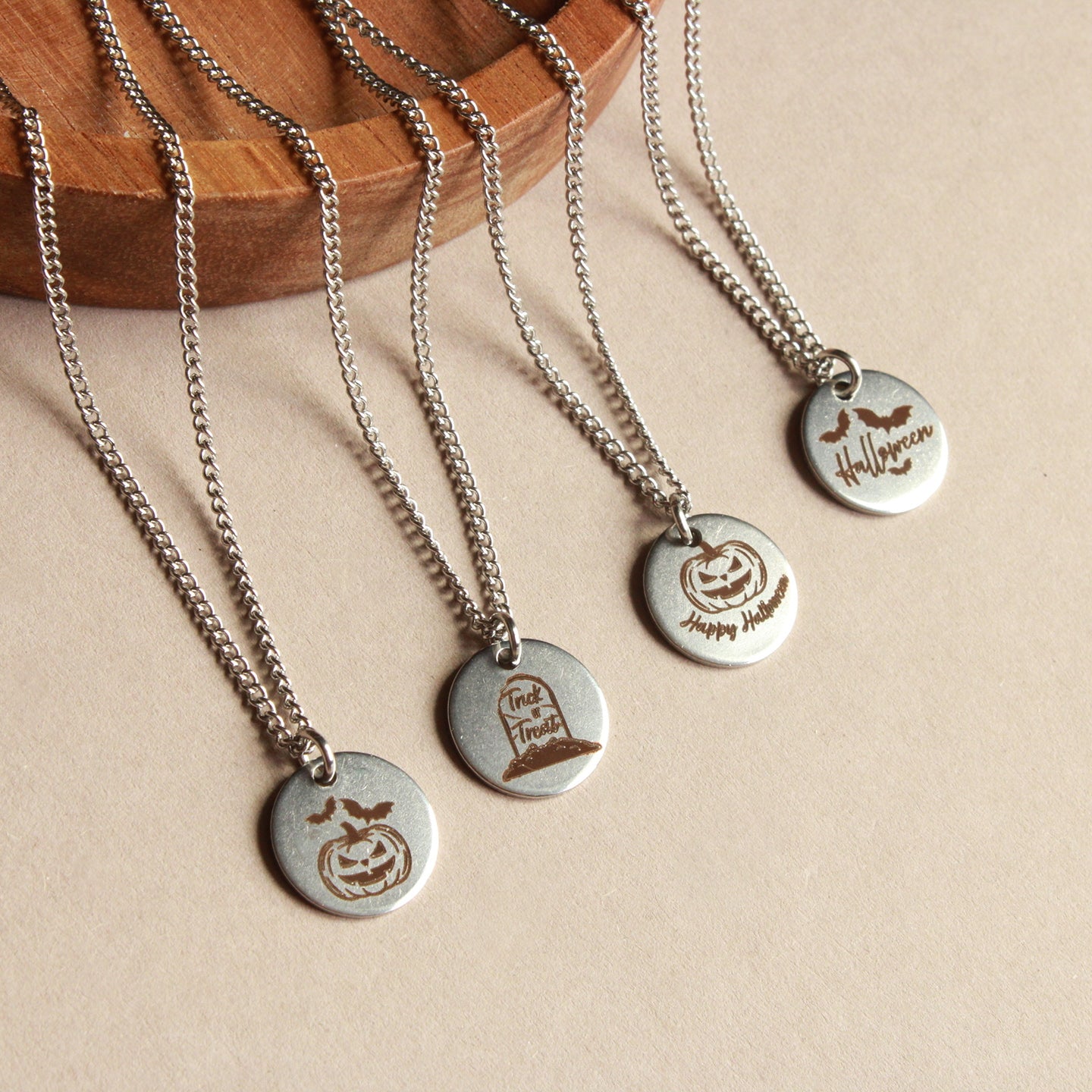 Halloween Herren-Halskette mit Gravur – Edelstahl Halloween Schmuck