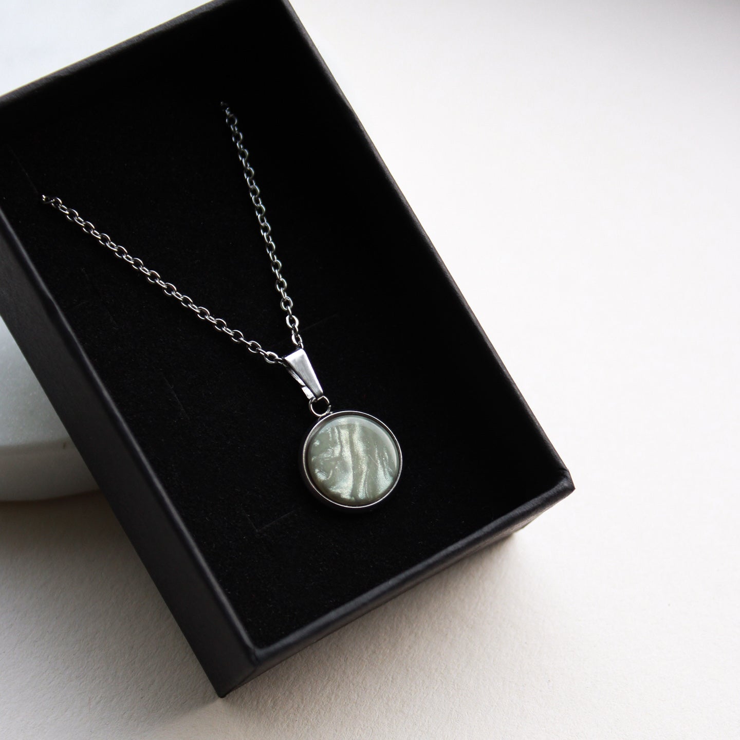 Halskette Silber aus Edelstahl, Anhänger mit Stein in der Farbe Jadegrün