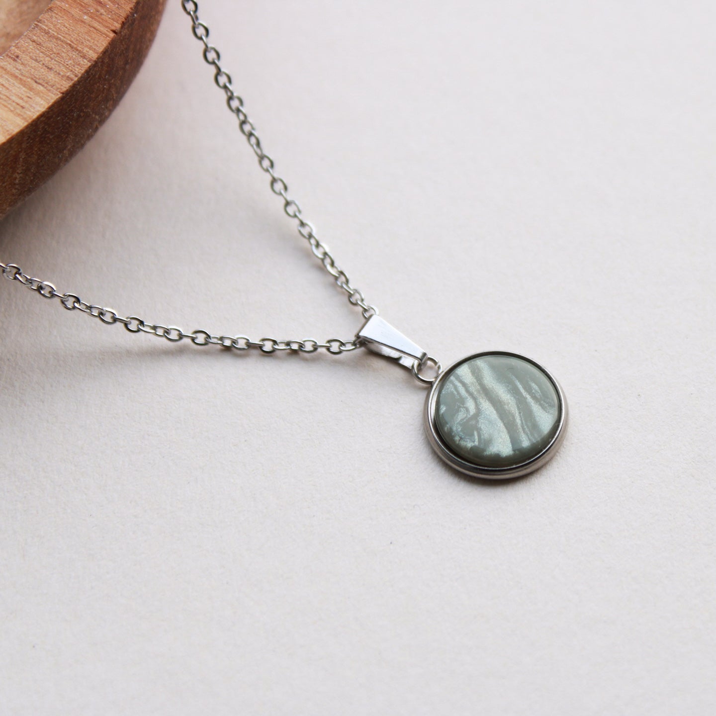 Halskette Silber aus Edelstahl, Anhänger mit Stein in der Farbe Jadegrün