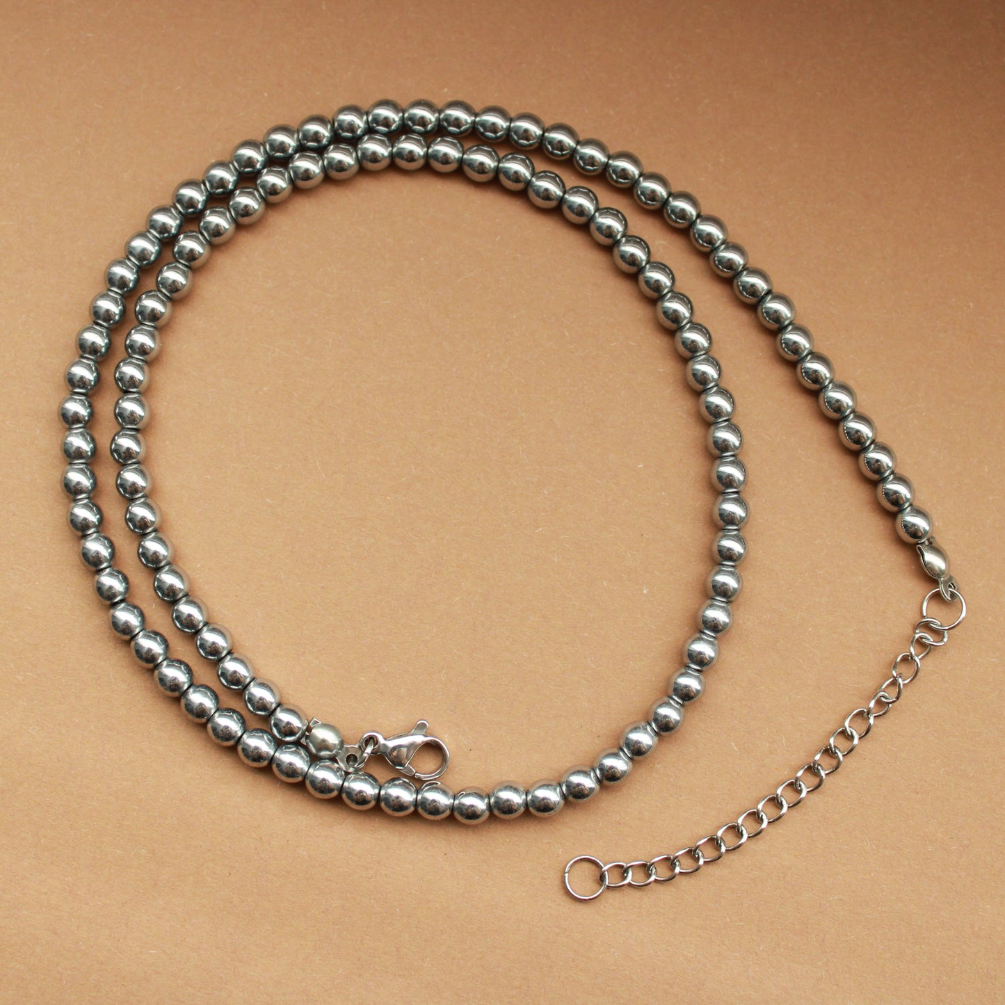 Hämatit Halkette, schlichte graue Kette mit Perlen und Edelstahl