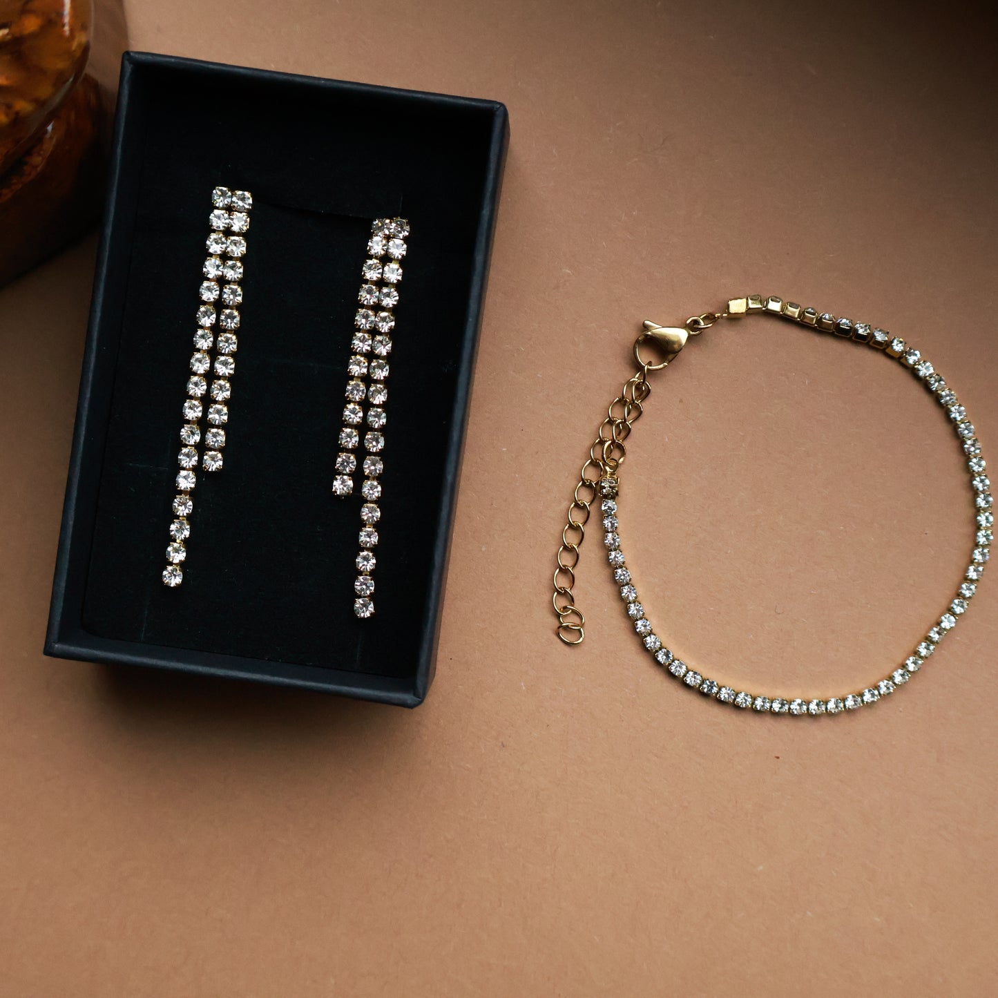 Funkelndes Tennisarmband in Gold aus Edelstahl