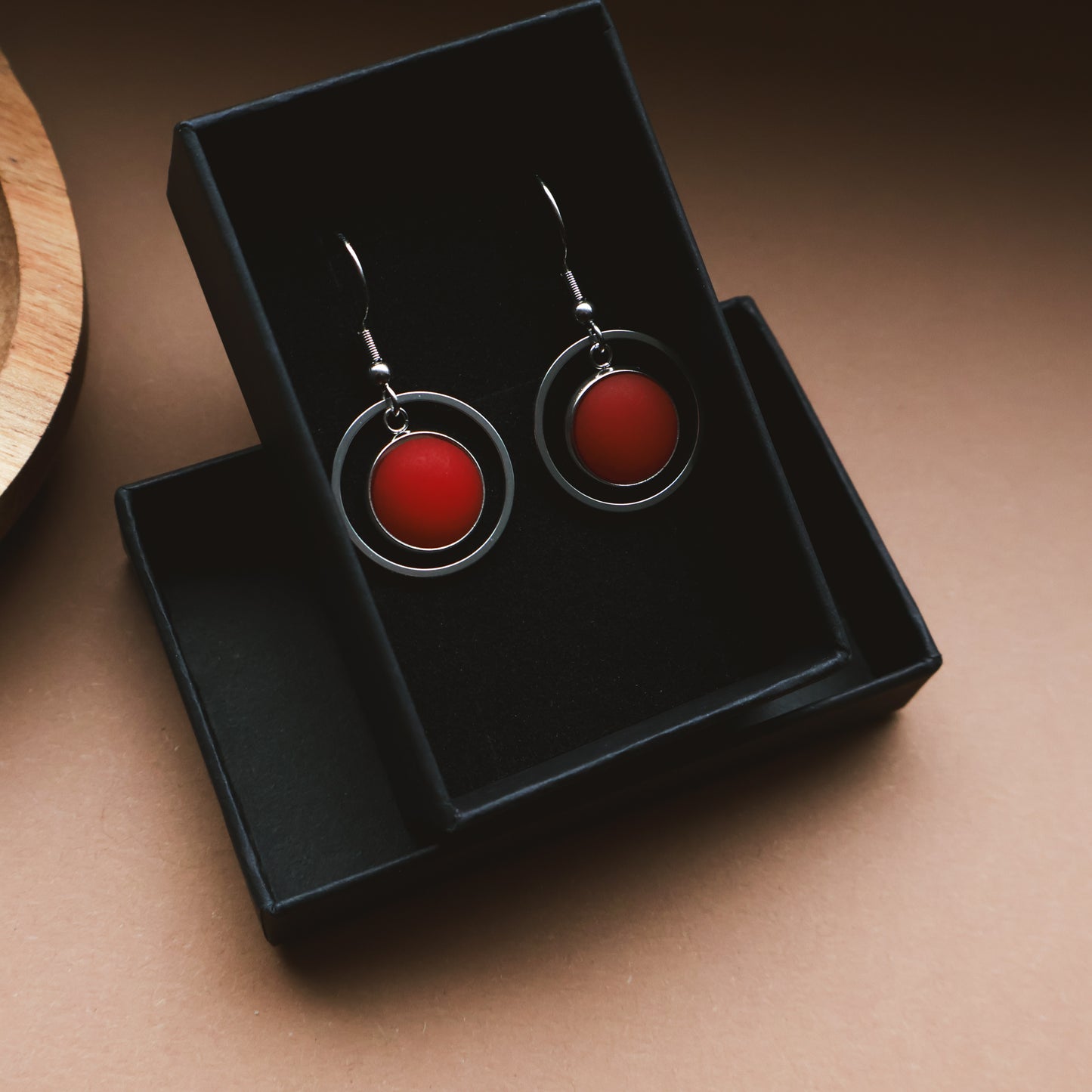 Ohrringe Silber und Rot Matt mit Kreis Anhänger, Edelstahl