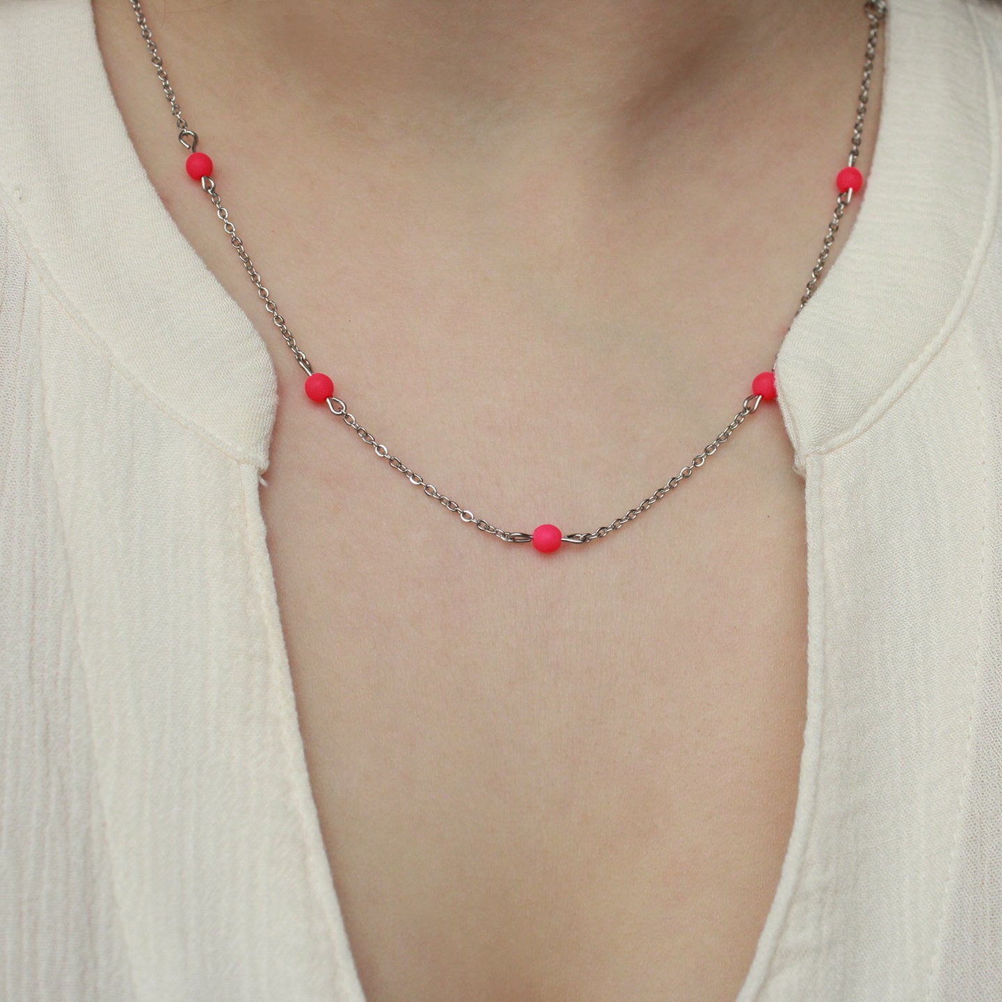 Halskette Silber mit kleinen Perlen in Pink, Neon Pink, Edelstahl