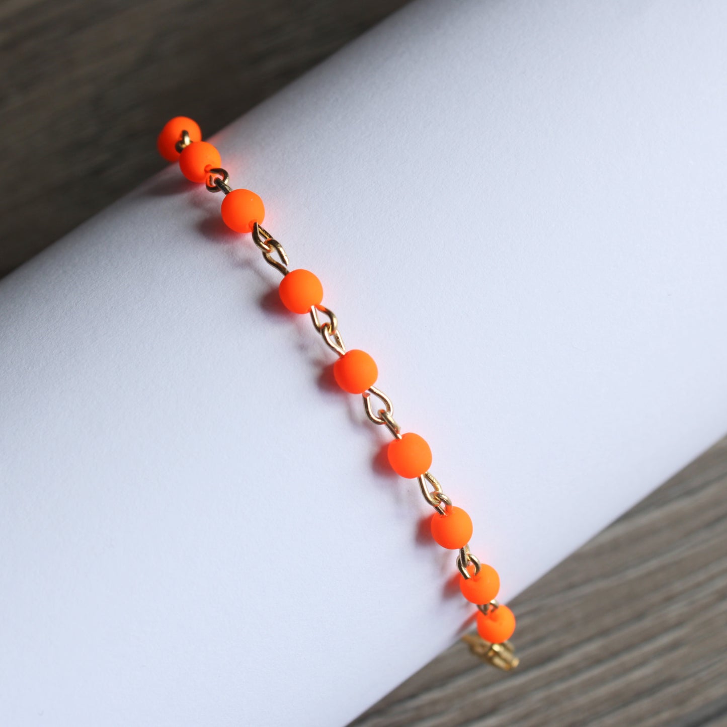 Armband Gold mit kleinen Perlen in Orange, Neon, Edelstahl