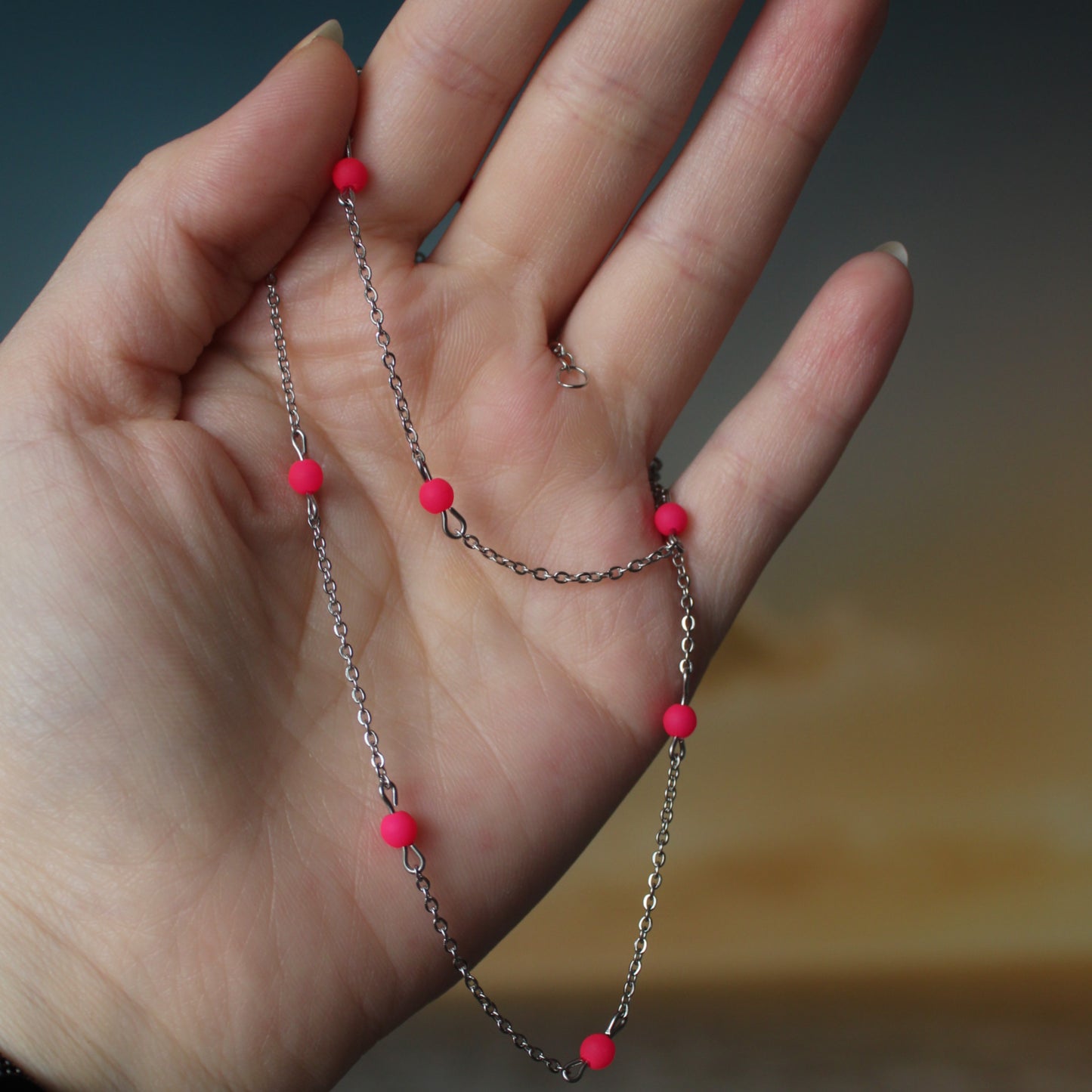 Halskette Silber mit kleinen Perlen in Pink, Neon Pink, Edelstahl