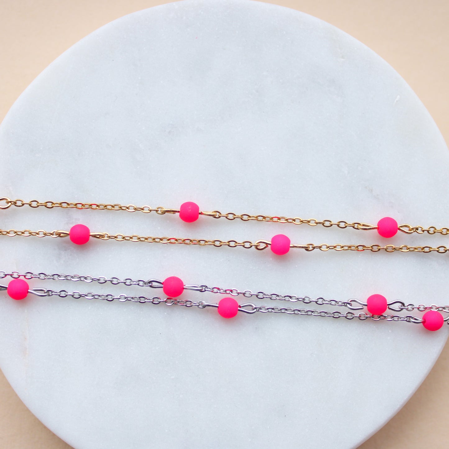 Halskette Silber mit kleinen Perlen in Pink, Neon Pink, Edelstahl