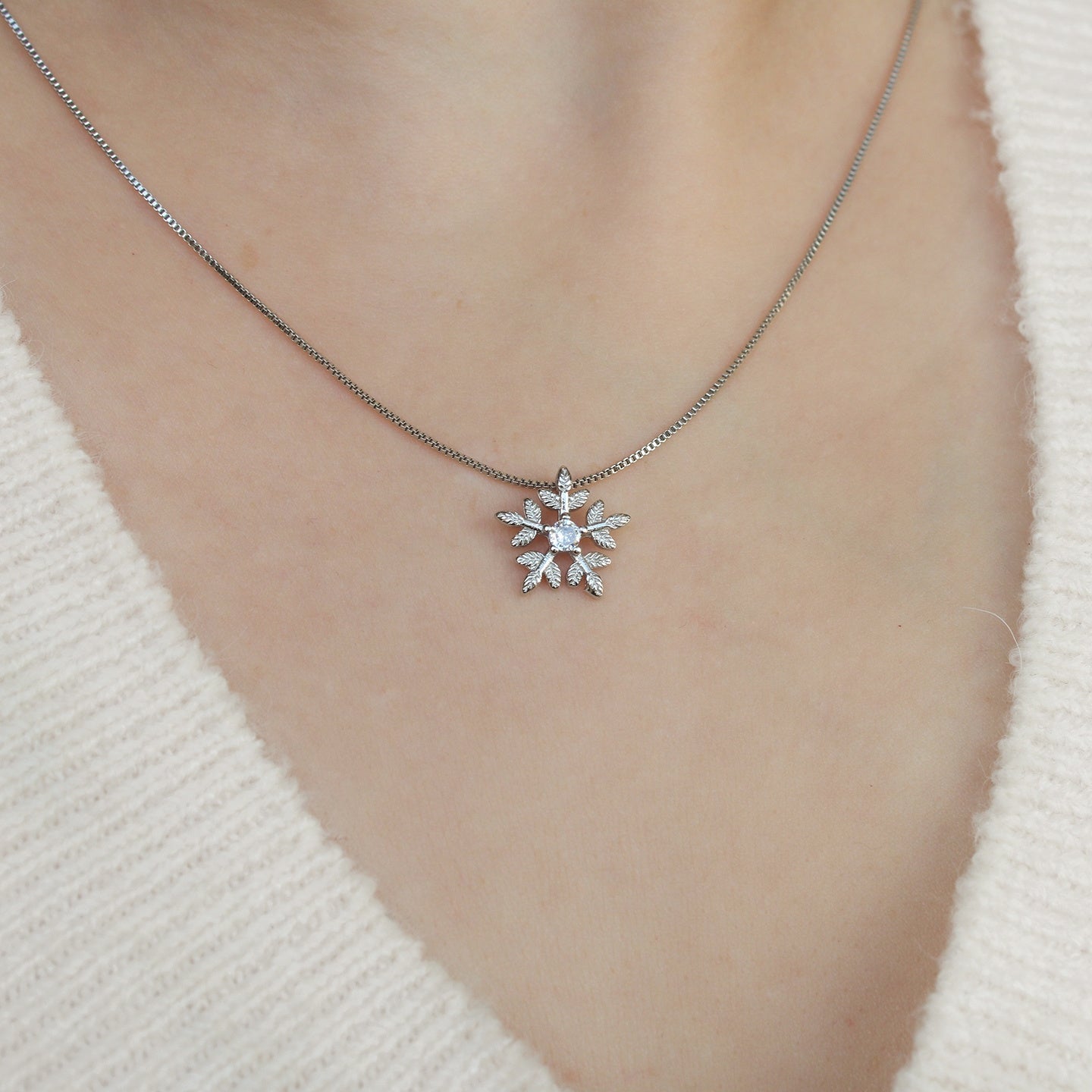 Halskette mit Schneeflocke als Anhänger, 925er Sterling Silber