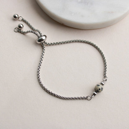 Armband in Silber mit kleiner Natursteinperle Dalmatiner Jaspis, Edelstahl