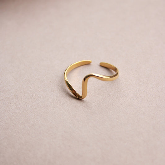 Goldener Ring aus Edelstahl, schlichtes, geschwungenes Design, verstellbar