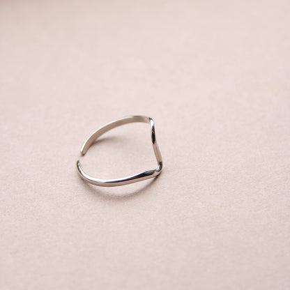 Silber Ring aus Edelstahl, schlichtes, geschwungenes Design, verstellbar