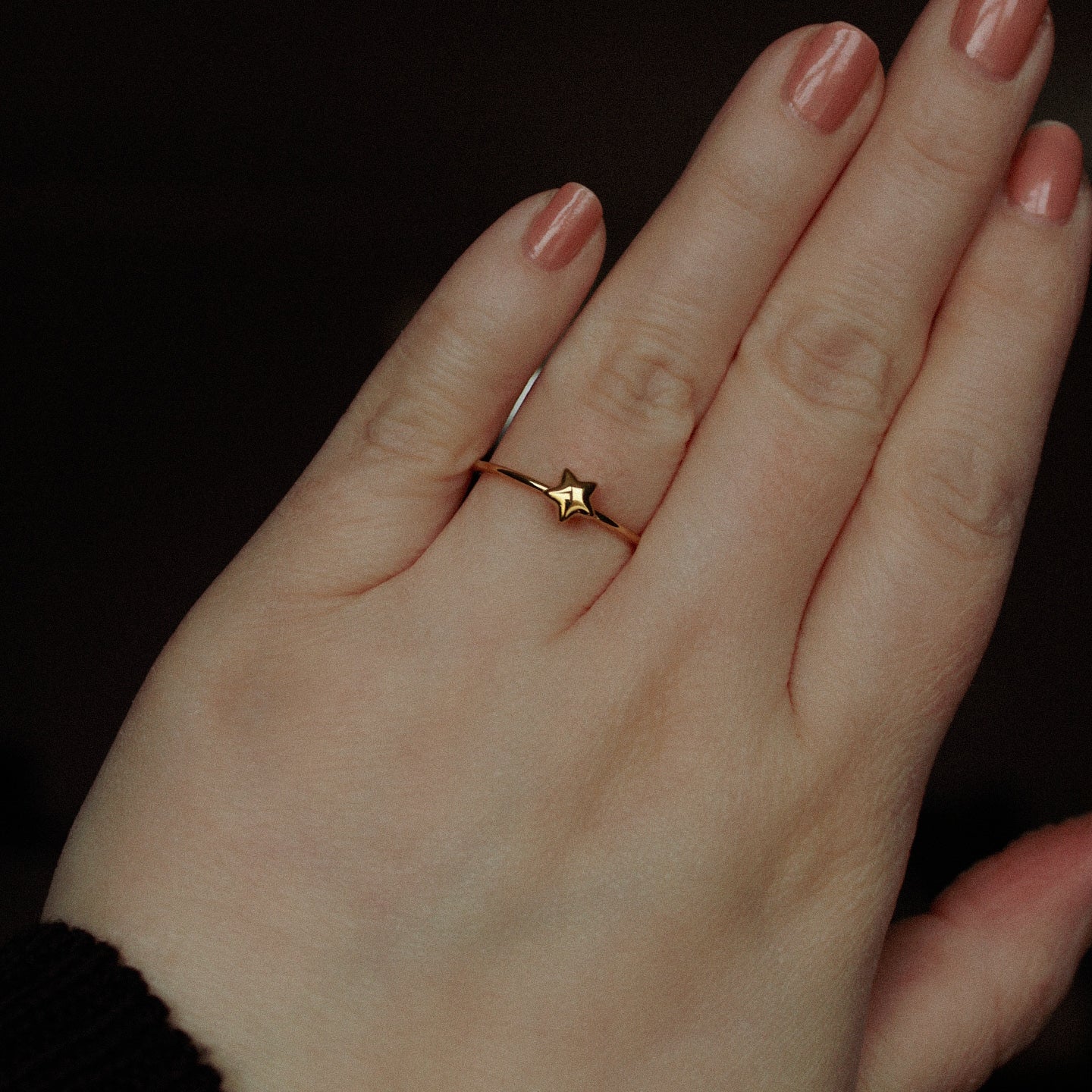 Ring mit Stern-Motiv in Gold aus Edelstahl, verstellbar