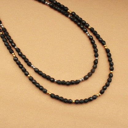 Schwarze Perlenkette mit Edelstahlperlen in Silber