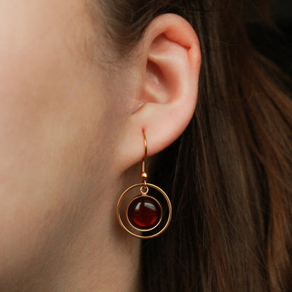 Edelstahl-Ohrringe in Gold mit braunem Stein