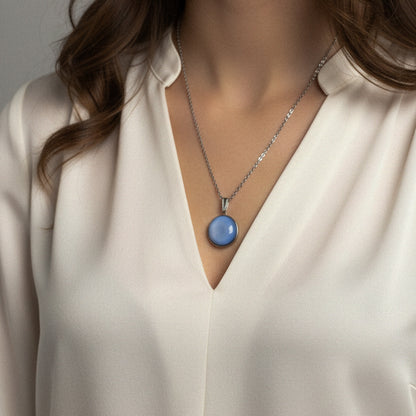 Lange Halskette in Provence Blau und Silber mit Anhänger, Edelstahl