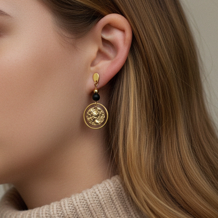 Ohrringe Gold mit Perle in Schwarz aus Naturstein und rundem Anhänger, Onyx Edelstein