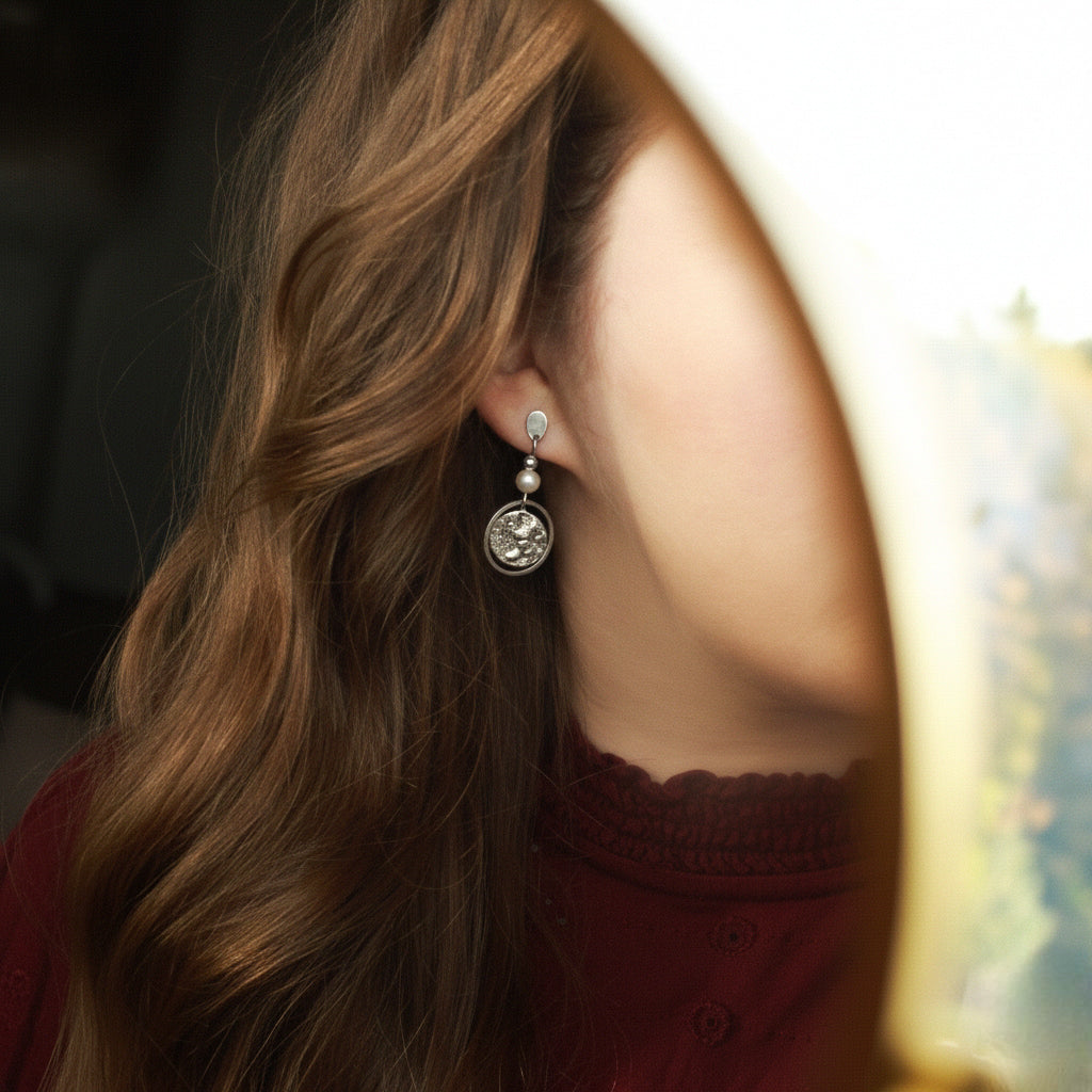 Ohrringe Silber mit Perlen und runden Anhängern, Ohrstecker