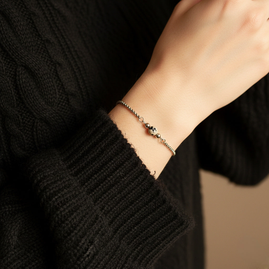 Armband in Silber mit kleiner Natursteinperle Dalmatiner Jaspis, Edelstahl