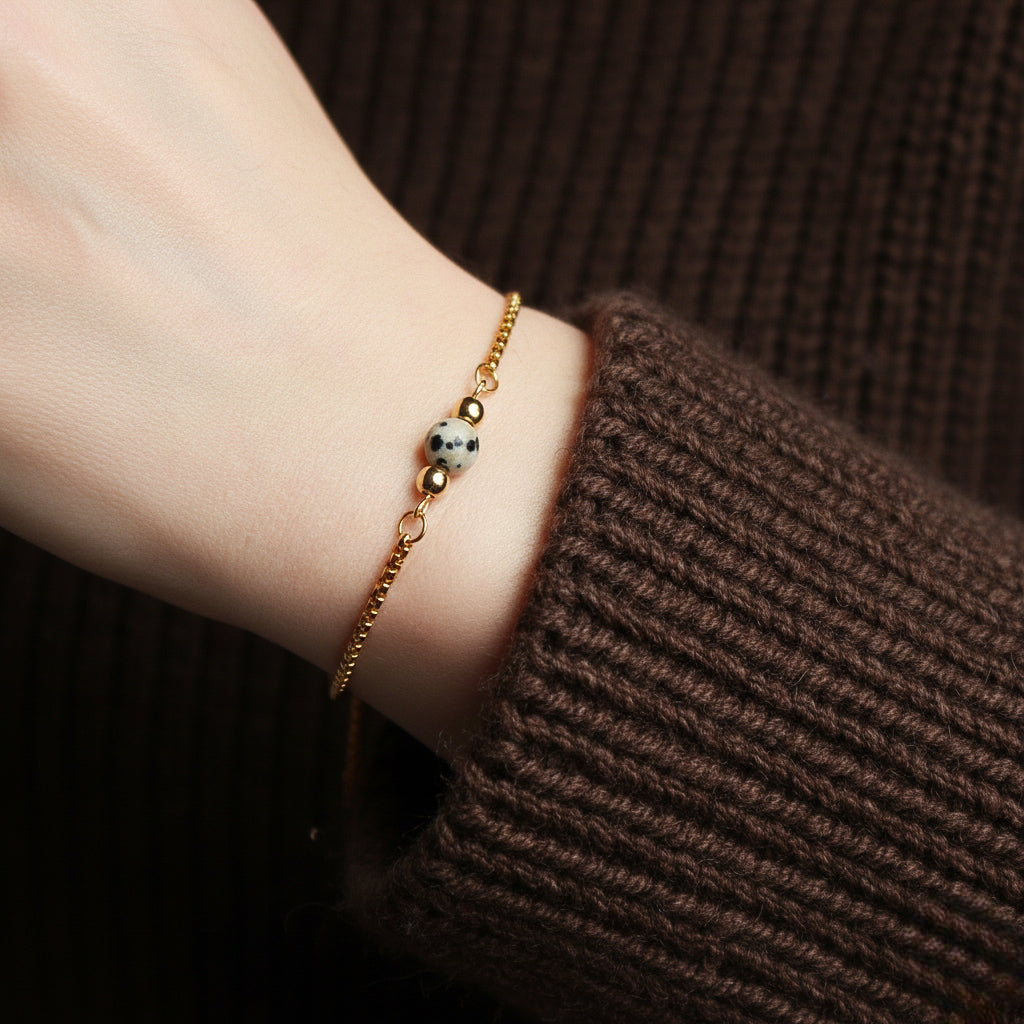 Armband in Gold mit kleiner Natursteinperle Dalmatiner Jaspis,Edelstahl