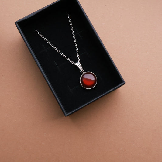 Silberne Halskette mit rundem Anhänger in Braun (1,2 cm), Edelstahl