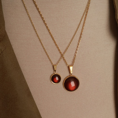 Goldene Halskette mit rundem Anhänger in Braun (2 cm), Edelstahl