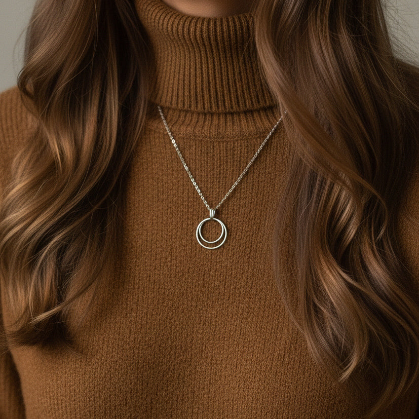 Halskette aus Edelstahl mit Doppelkreis-Anhänger