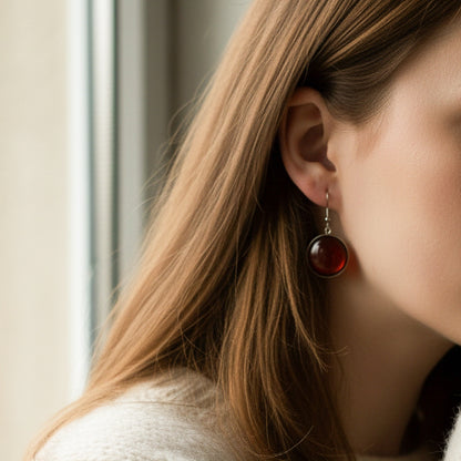 Ohrringe in Silber mit rundem braunen Stein aus Edelstahl (2 cm)