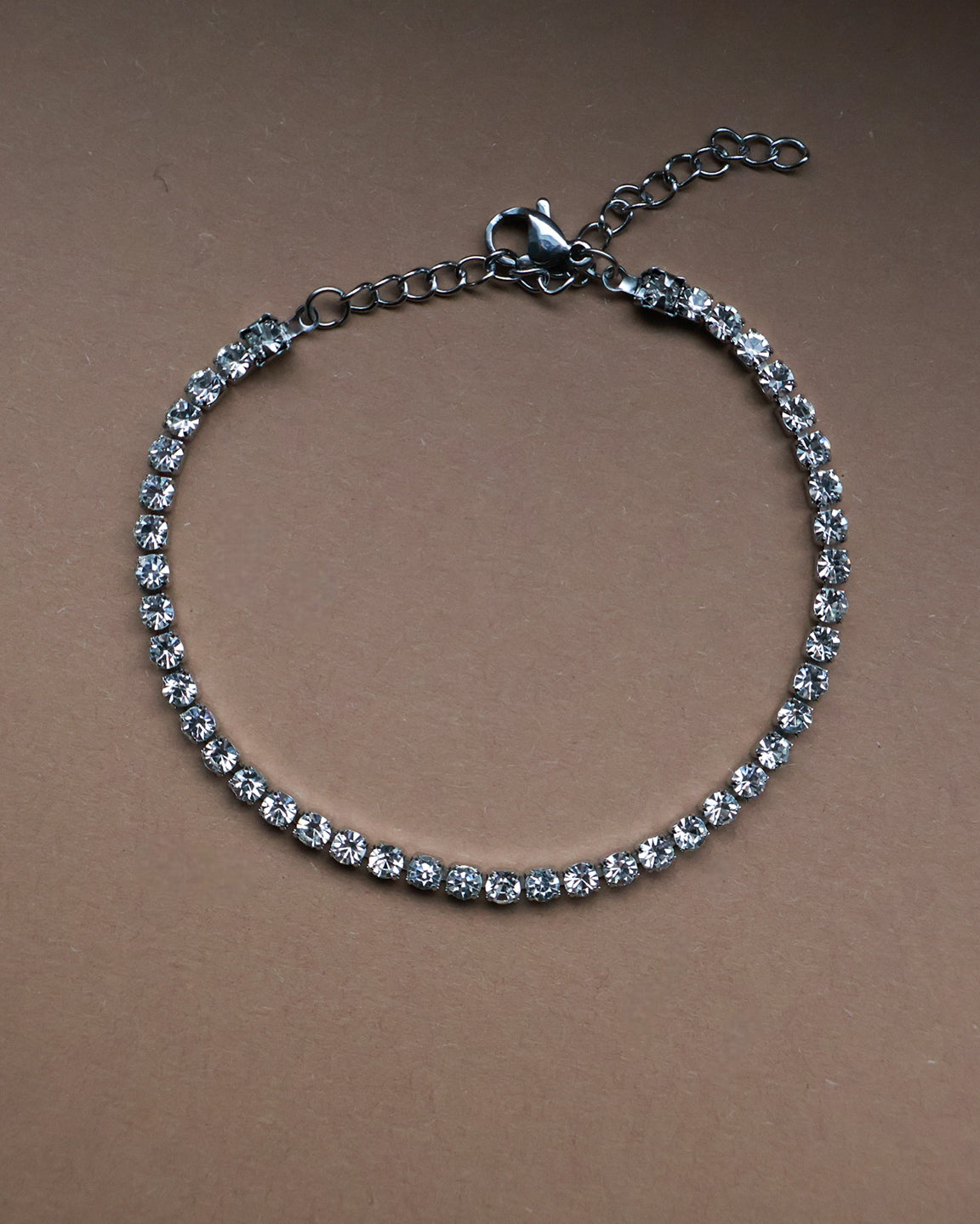 Funkelndes Tennisarmband in Silber aus Edelstahl