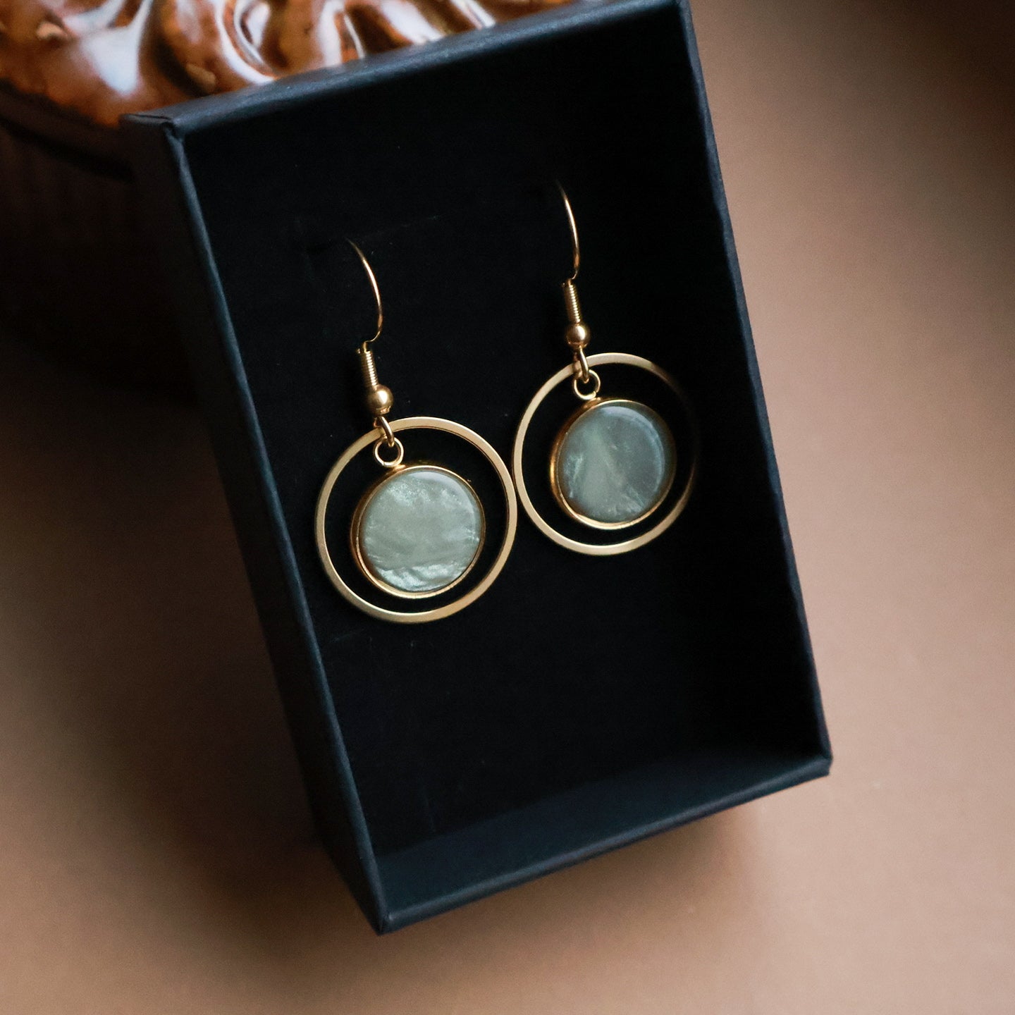 Ohrringe Gold und Jadegrün mit Kreis Anhänger, Edelstahl