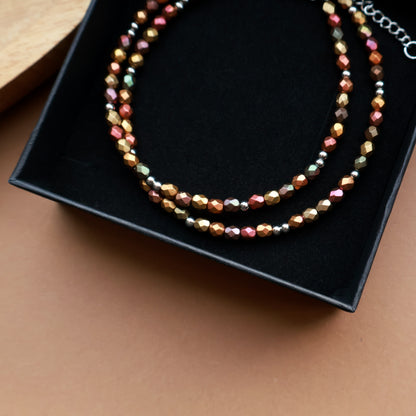 Perlenkette in warmen Erdtönen und Silber, Perlen mit Metallic-Matt Effekt