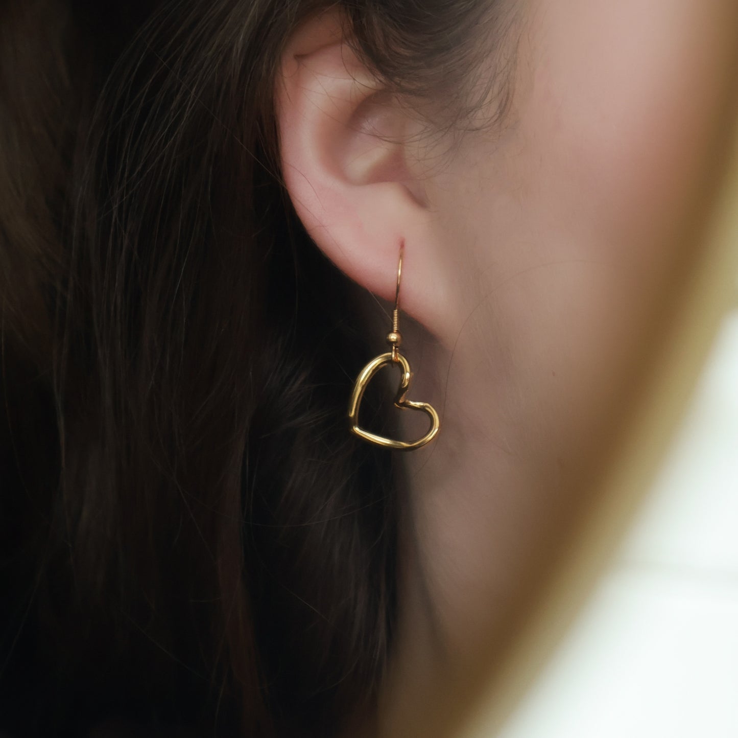 Herz Ohrringe in Gold aus Edelstahl, offenes Herz Design