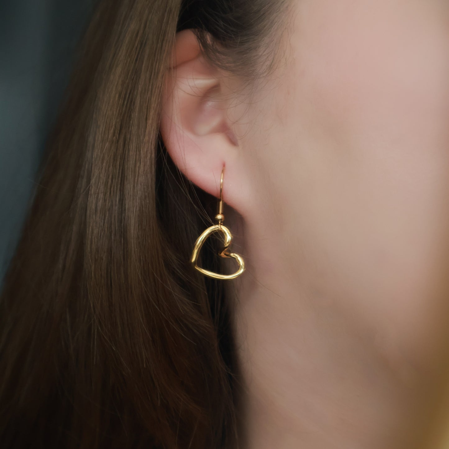 Herz Ohrringe in Gold aus Edelstahl, offenes Herz Design