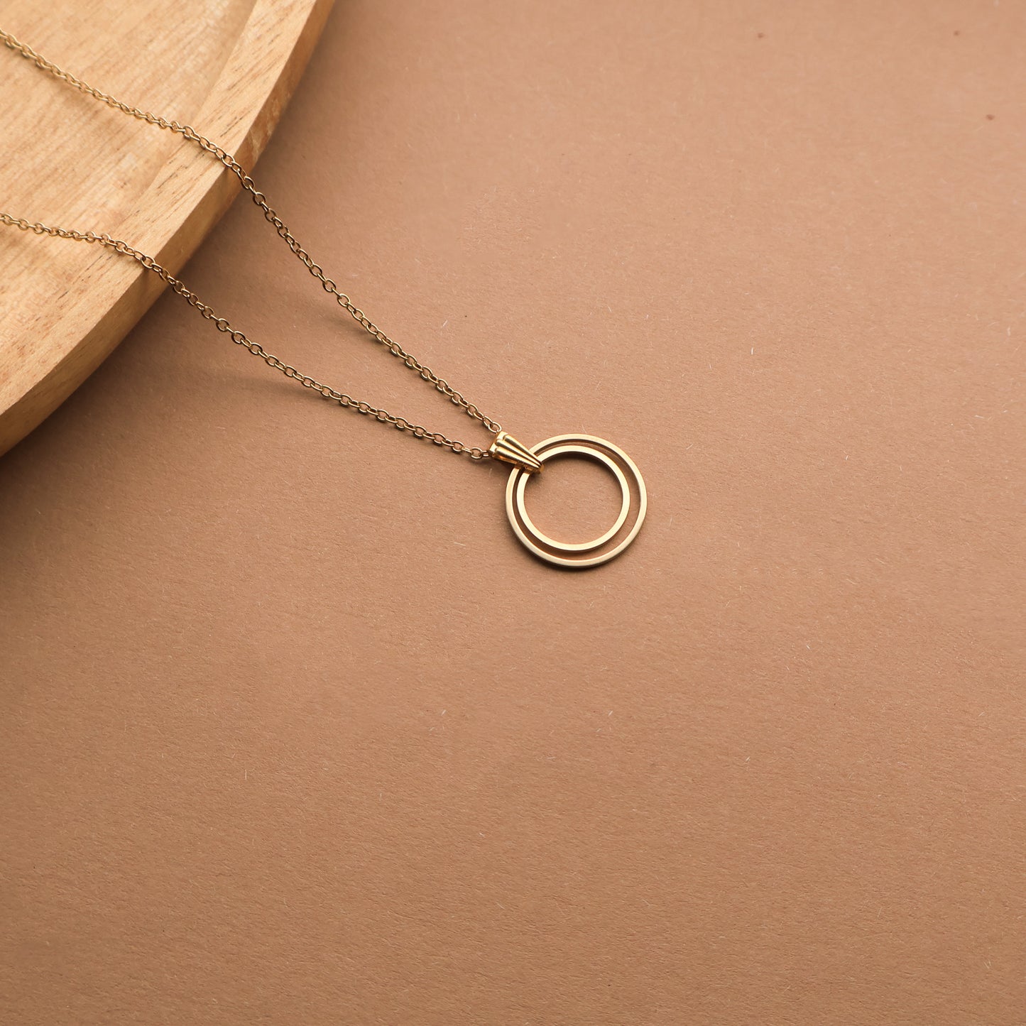 Halskette aus Edelstahl mit Doppelkreis-Anhänger, Gold