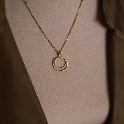 Halskette aus Edelstahl mit Doppelkreis-Anhänger, Gold