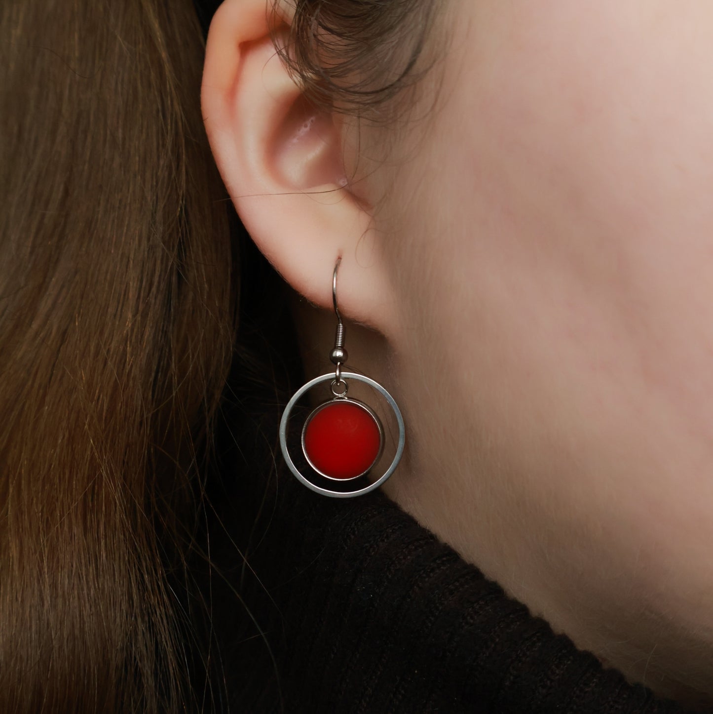 Ohrringe Silber und Rot Matt mit Kreis Anhänger, Edelstahl